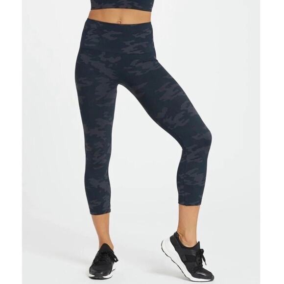 Spanx Look At Me Know Camo Black Cropped Leggings 2X - Picture 1 of 10
